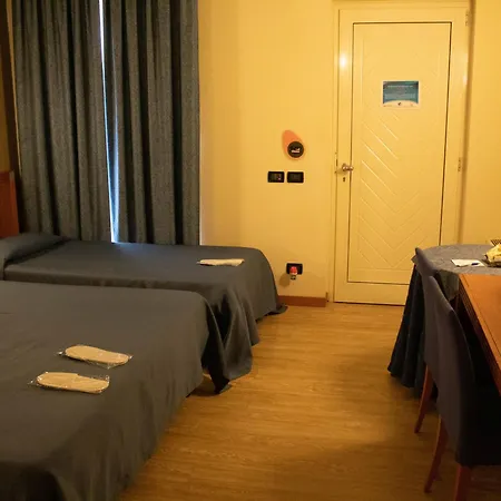 Hotel Motel Fiore Fiorenzuola d'Arda Exterior photo