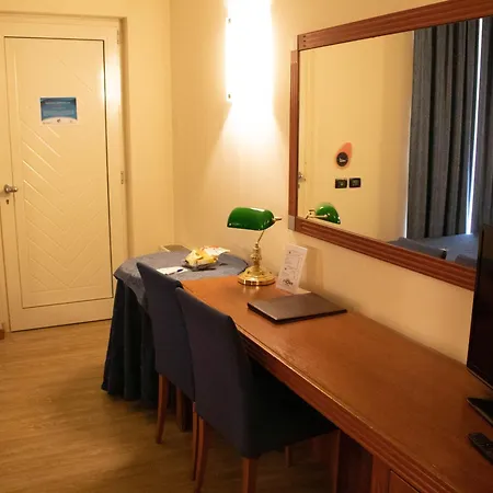 Hotel Motel Fiore Fiorenzuola d'Arda Exterior photo